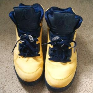 Air Jordan retro 5 basketball sneakers